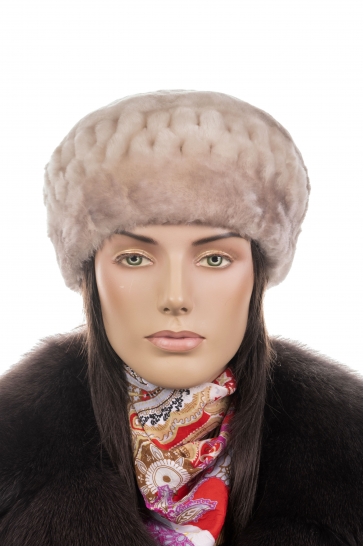 Шапка женская из мутона