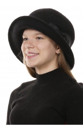 Меховая шапка женская из трикотажа